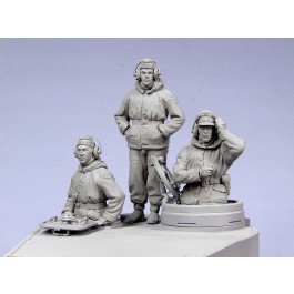German tankers.  Winter 1942-45.  Three figures. 