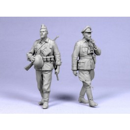 "Barbarossa".  German officer and infantryman.  Two figures. 