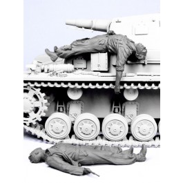 Escaping German tank crew №3.  Summer 41-44.  Two figures. 