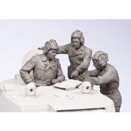 Lt.  Zinoviy Kolobanovs crew KV-1.  Summer -Autumn 1941-42.  Three figures. 