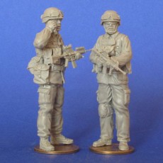 The modern American soldiers. 2 figures