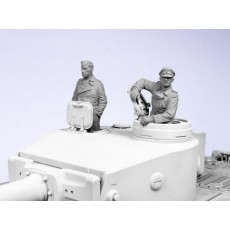 German SS tank crew. Summer 1943-45.  Two figures. 