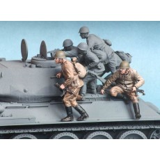 Soviet motor rifle troops. Summer 1943-45. Two figures.