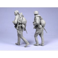 Soviet infantry.  Kursk 1943.  Two figures. 