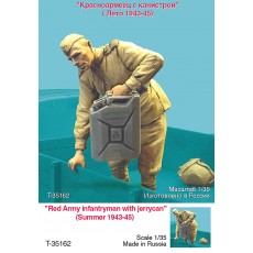 Red Army infantryman with jerrycan (Summer, 1943-45)
